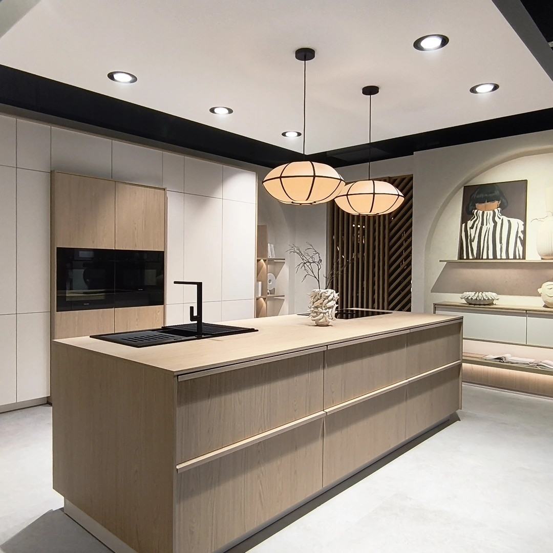 Kitchen project by Urban Kitchens & Interiors in North London